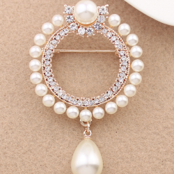 Rhinestone & Faux Pearl Decor Brooch